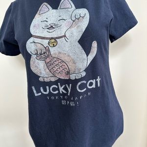 LUCKY CAT navy blue graphic Tshirt.  Tokyo,Japan. size M